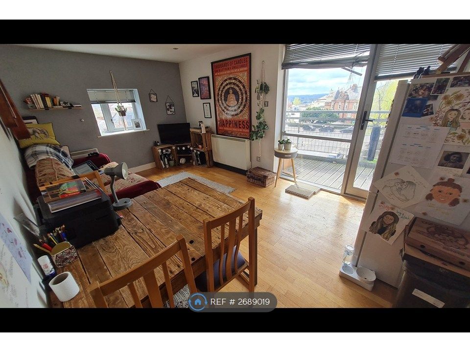 Property photo 1 of 8 Living Room