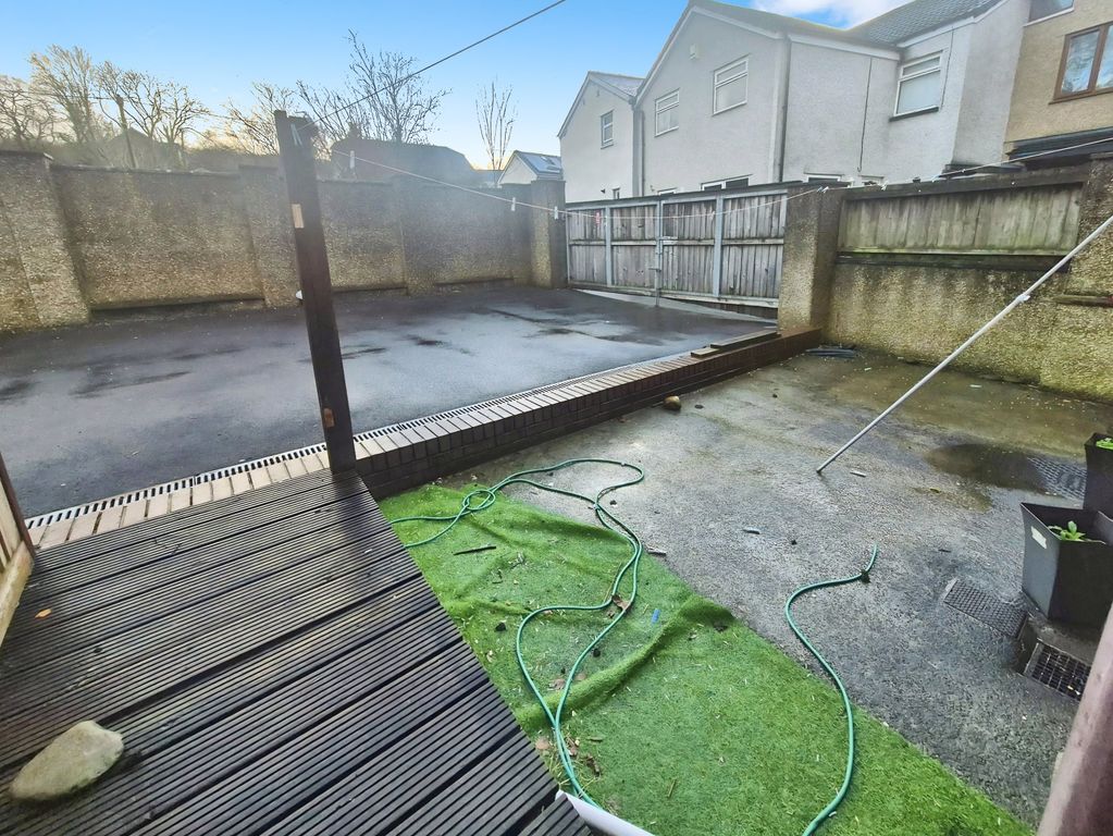 Property photo 3 of 12 Garden