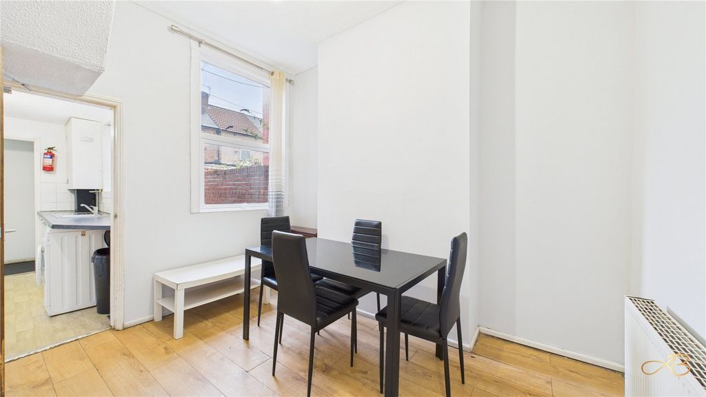 Property photo 2 of 12 Picture No. 03