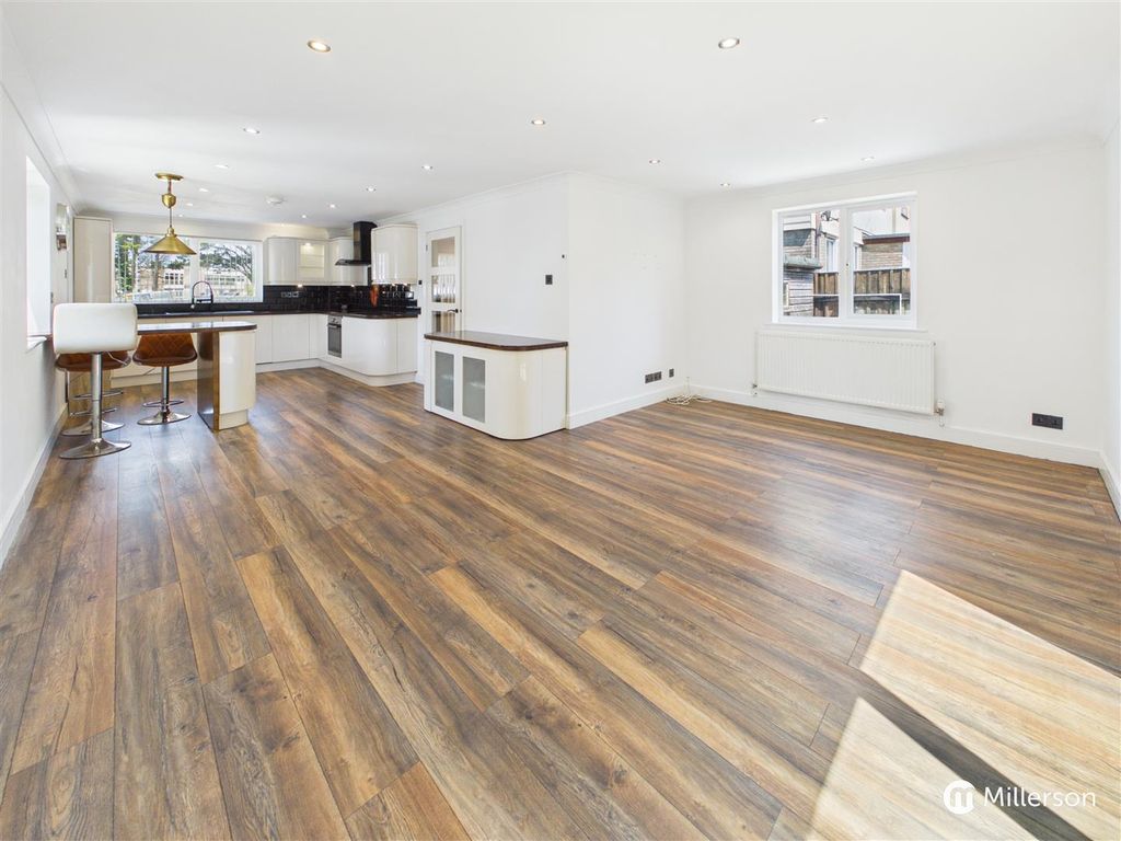 Property photo 2 of 15 Cam05092G0-Pr0217-Still007.Jpg