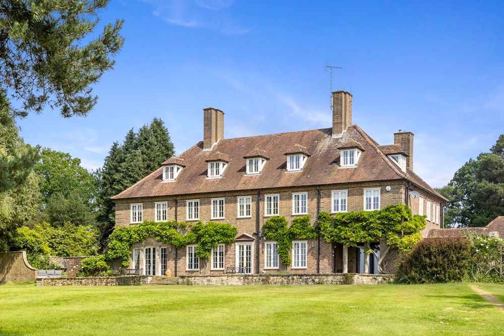 Property photo 1 of 32