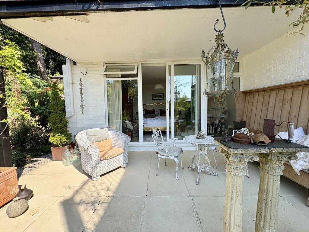 Property photo 2 of 32