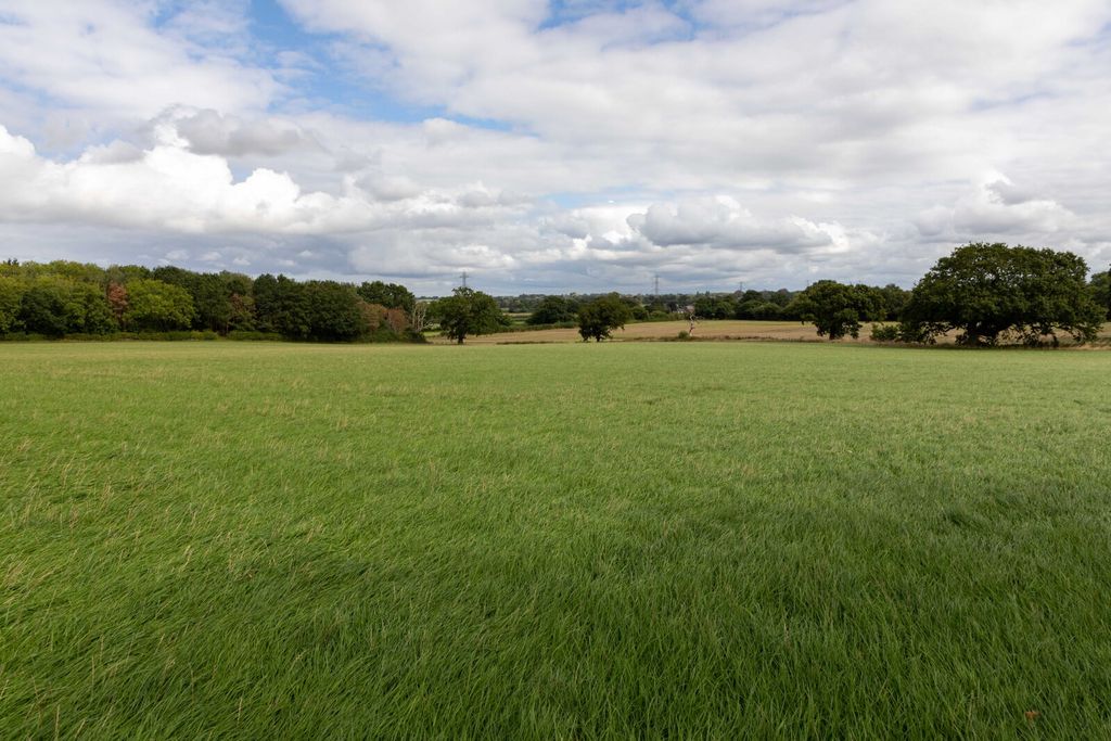 Property photo 3 of 11 Norley Lane
