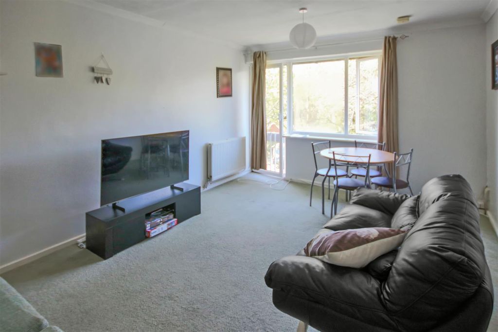 Property photo 2 of 7 Living Room