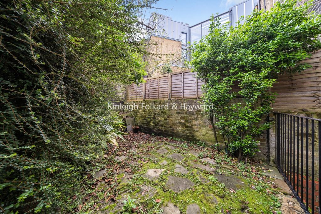 Property photo 2 of 11 E51Fae32-c813-4ee2-9