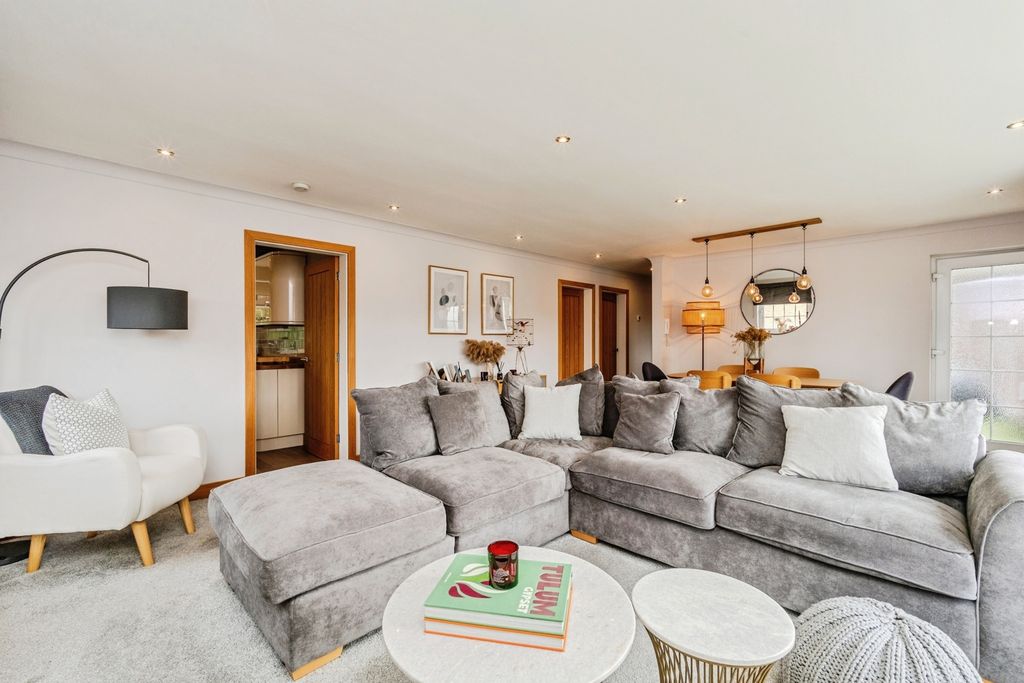Property photo 1 of 19 Pbox-Img.Jpg