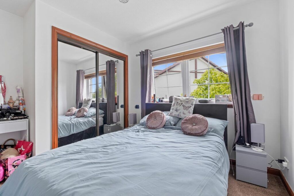 Property photo 3 of 11