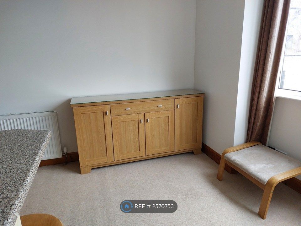 Property photo 3 of 10 Lounge Area