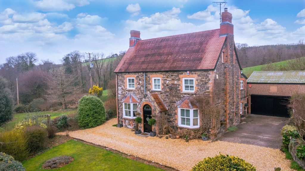 Property photo 1 of 28