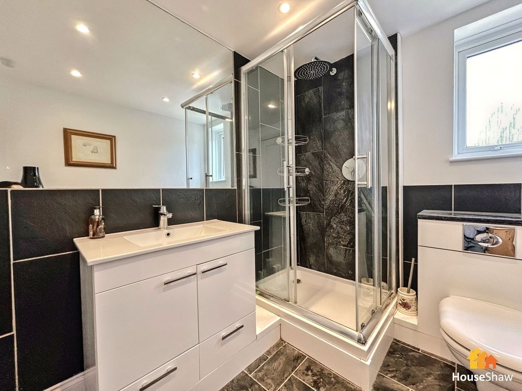 Property photo 3 of 31