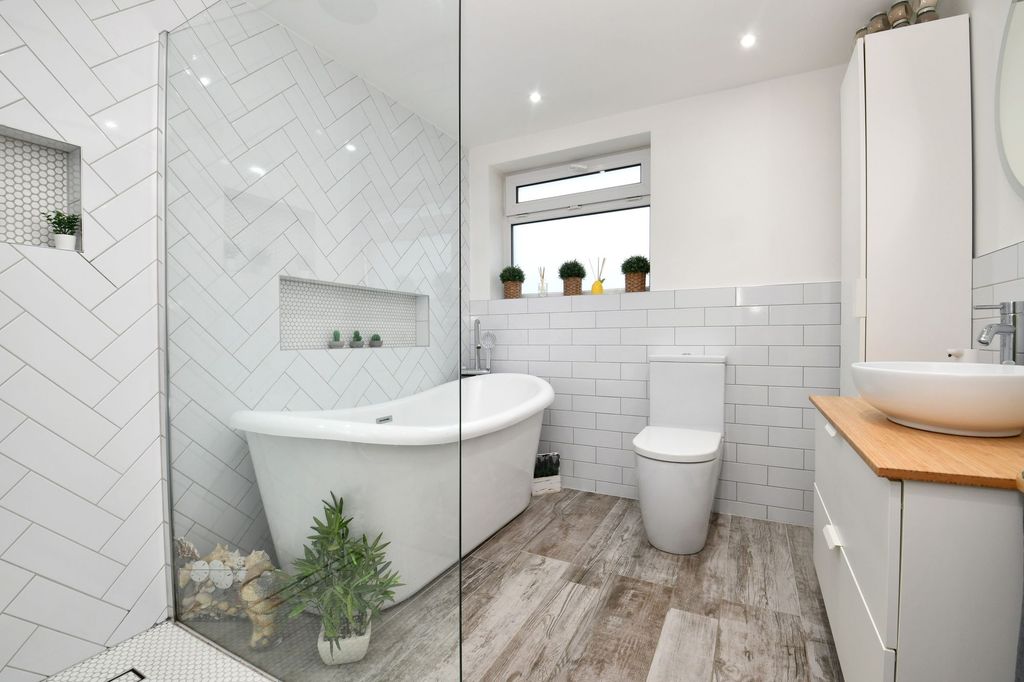 Property photo 3 of 30