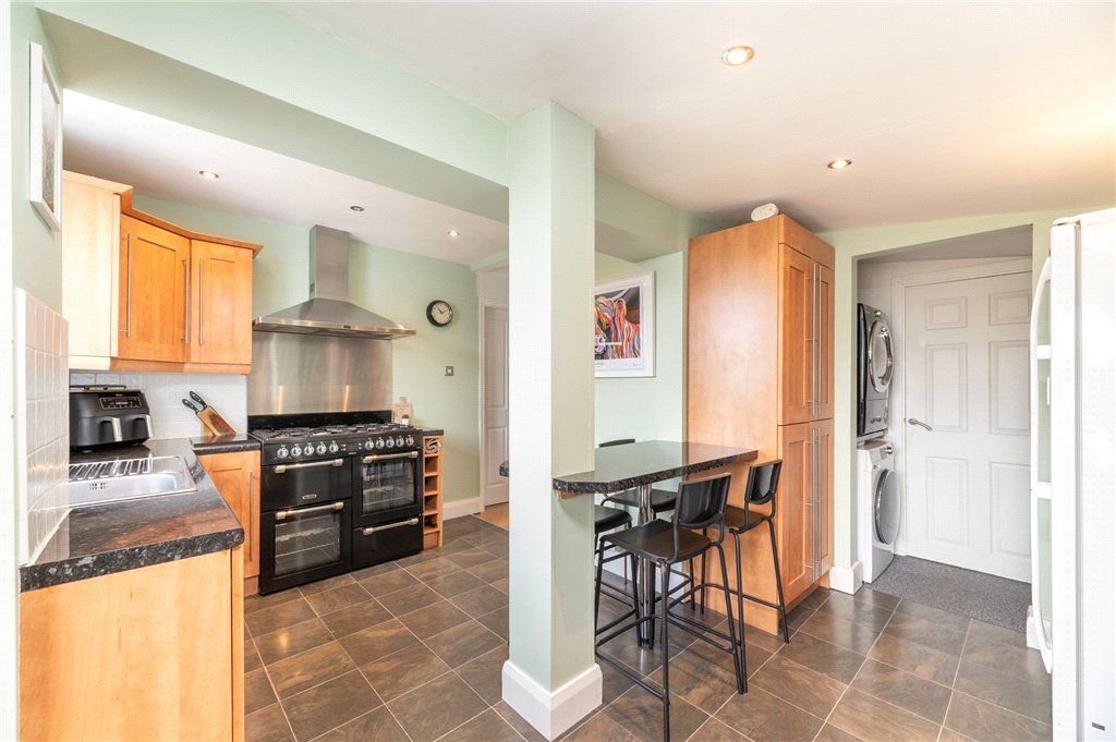 Property photo 3 of 29 Kitchen