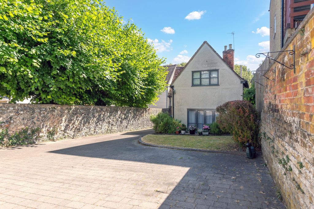 Property photo 1 of 22