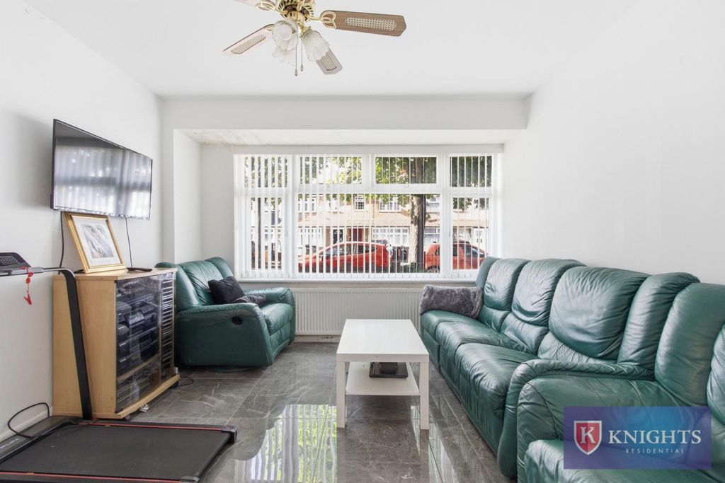 Property photo 2 of 18
