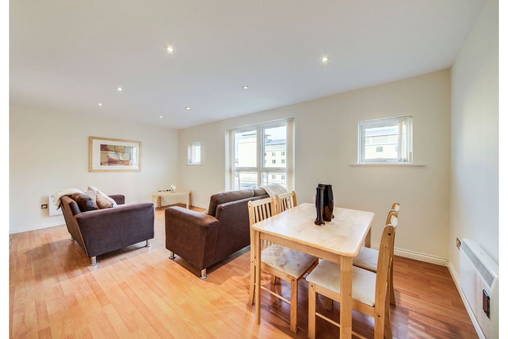 Property photo 3 of 10 Living Room