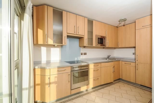 Property photo 1 of 10 Kitchen