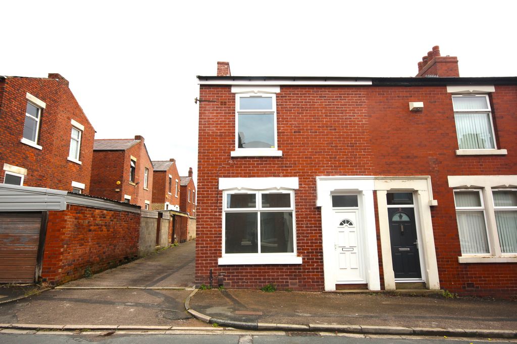 Property photo 2 of 17