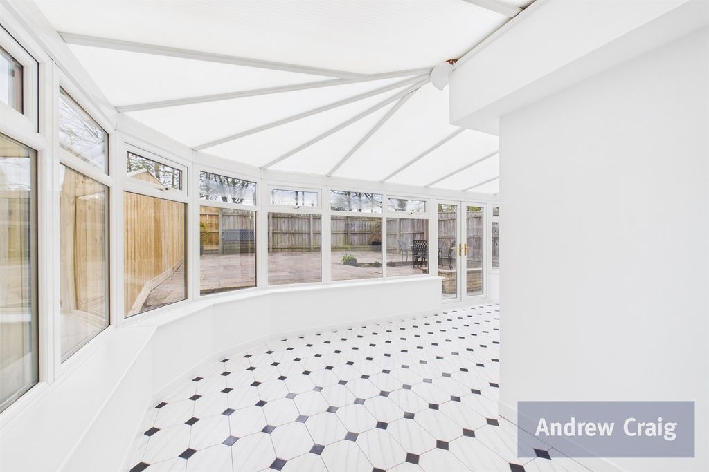 Property photo 3 of 20 Conservatory