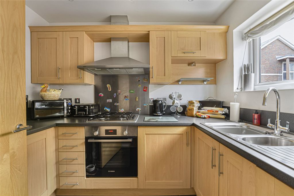 Property photo 3 of 24 Kitchen