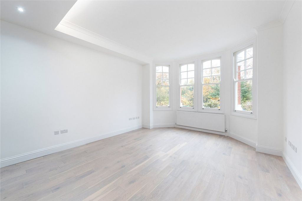 Property photo 2 of 10 Reception