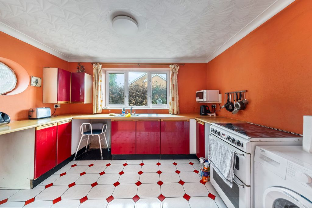 Property photo 2 of 19