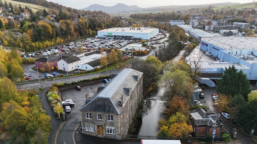 Property photo 3 of 4