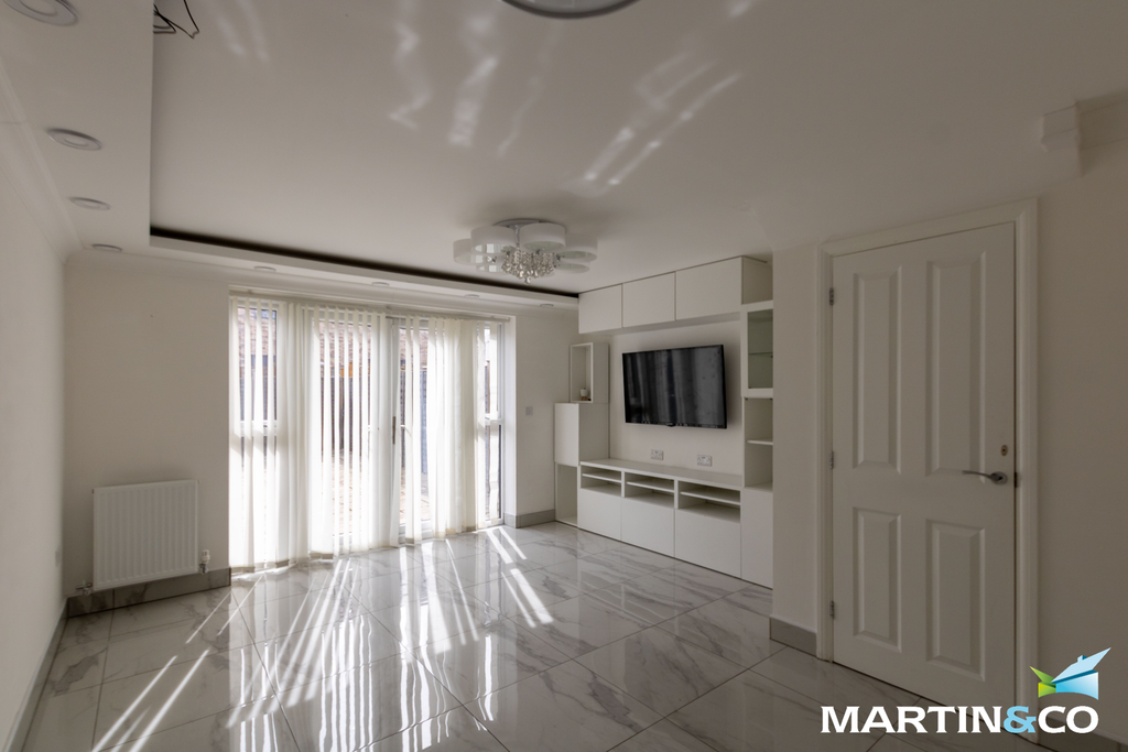 Property photo 2 of 12 Picture2