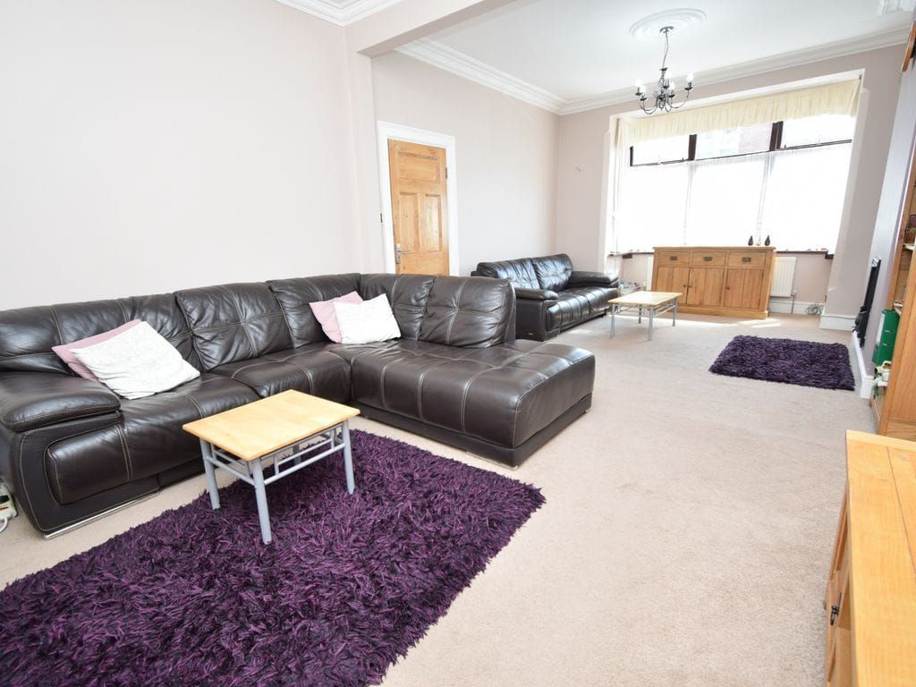 Property photo 2 of 18