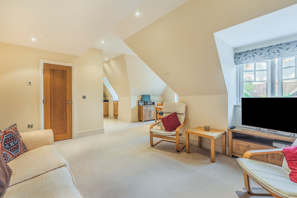 Property photo 2 of 11