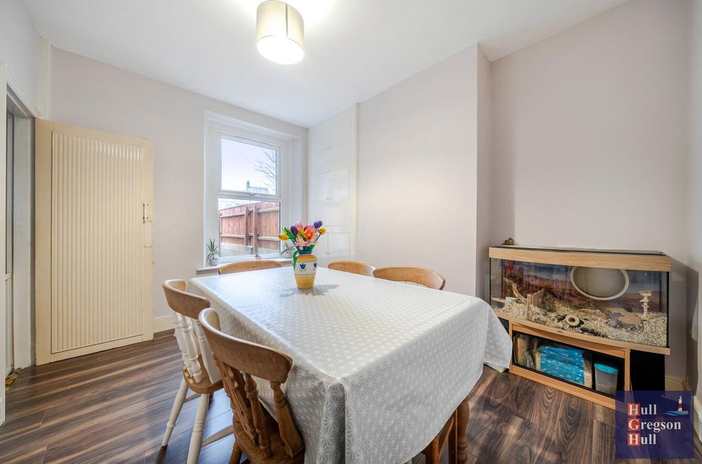 Property photo 3 of 17 38099c77-3Bed-4F02-B64A-36Fe9B590807.Jpg