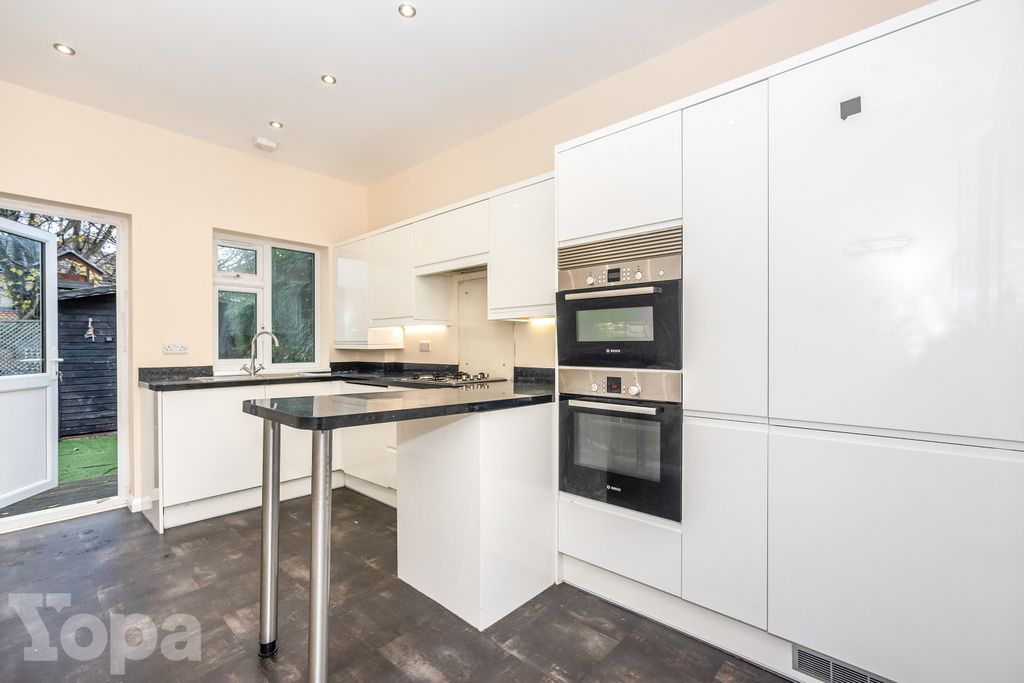 Property photo 3 of 12 Photo #3