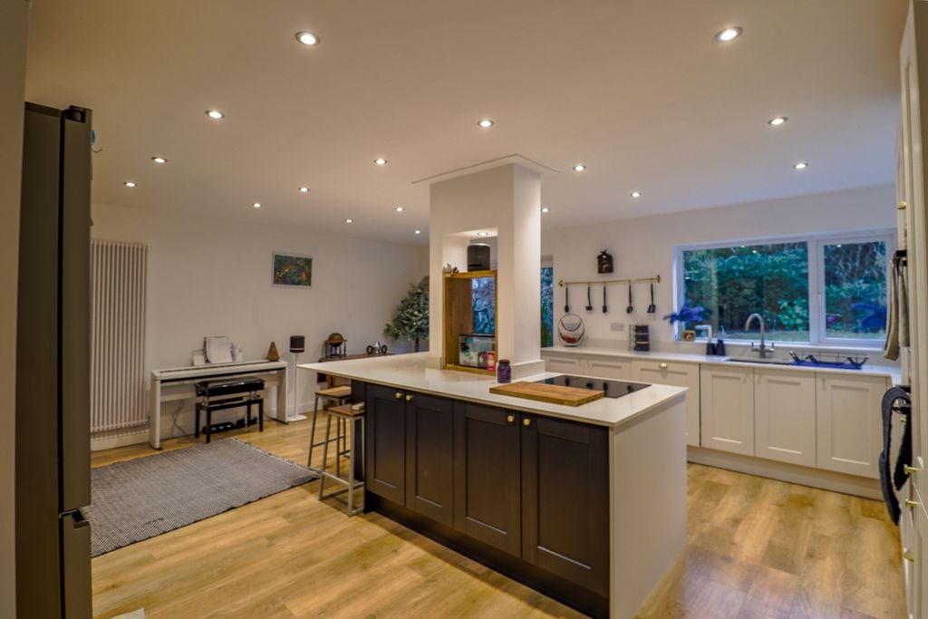 Property photo 1 of 12 Kitchen