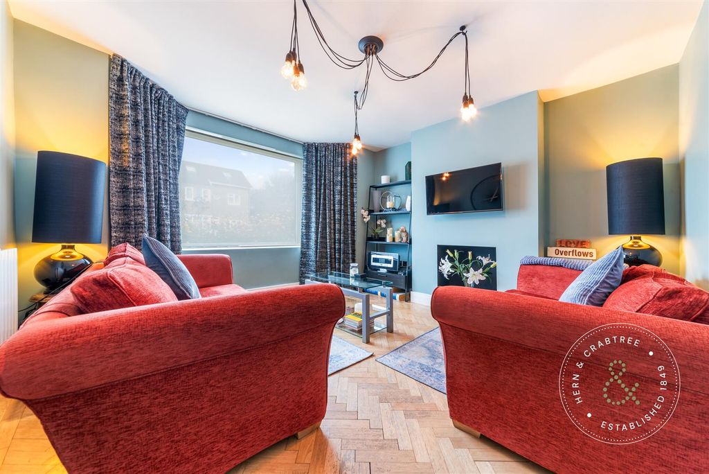 Property photo 2 of 34 Heol-Y-Waun-13.Jpg