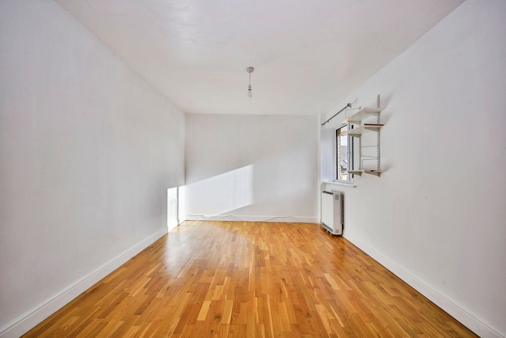 Property photo 2 of 18 Pbox-Img.Jpg