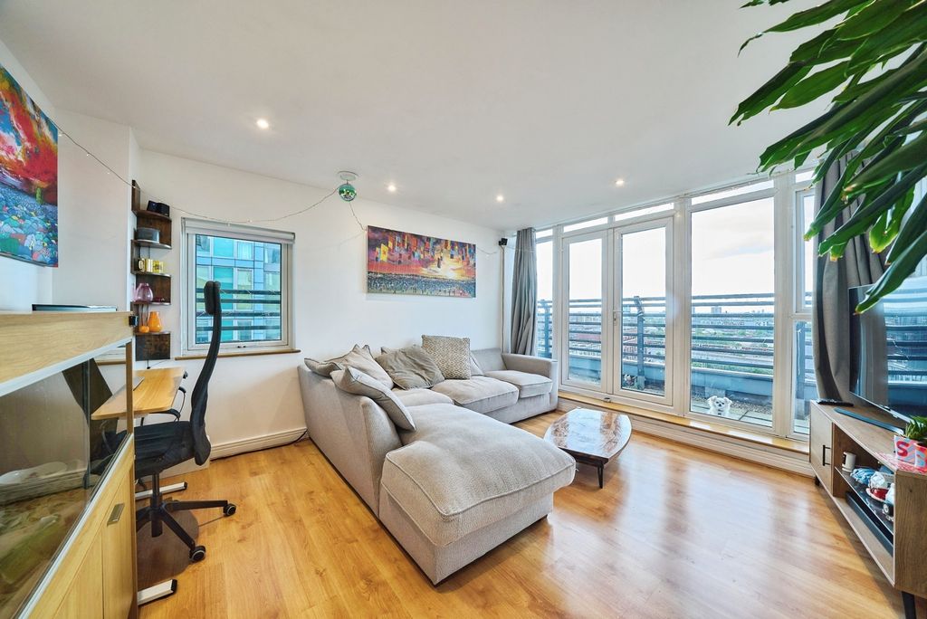 Property photo 1 of 18 Pbox-Img.Jpg