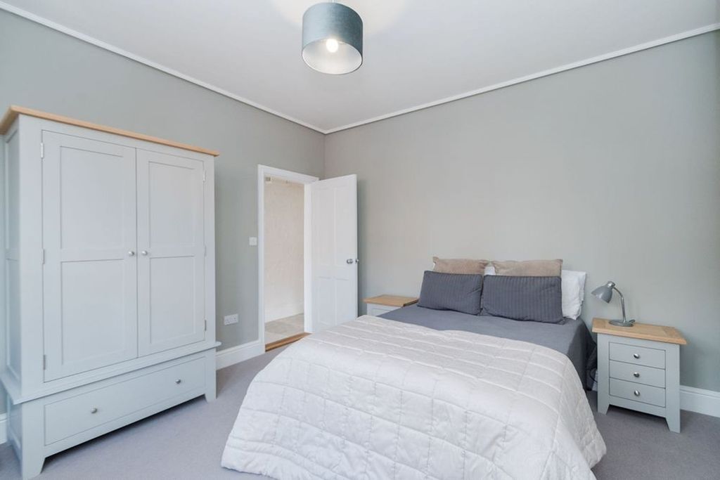 Property photo 3 of 10 Photo 3