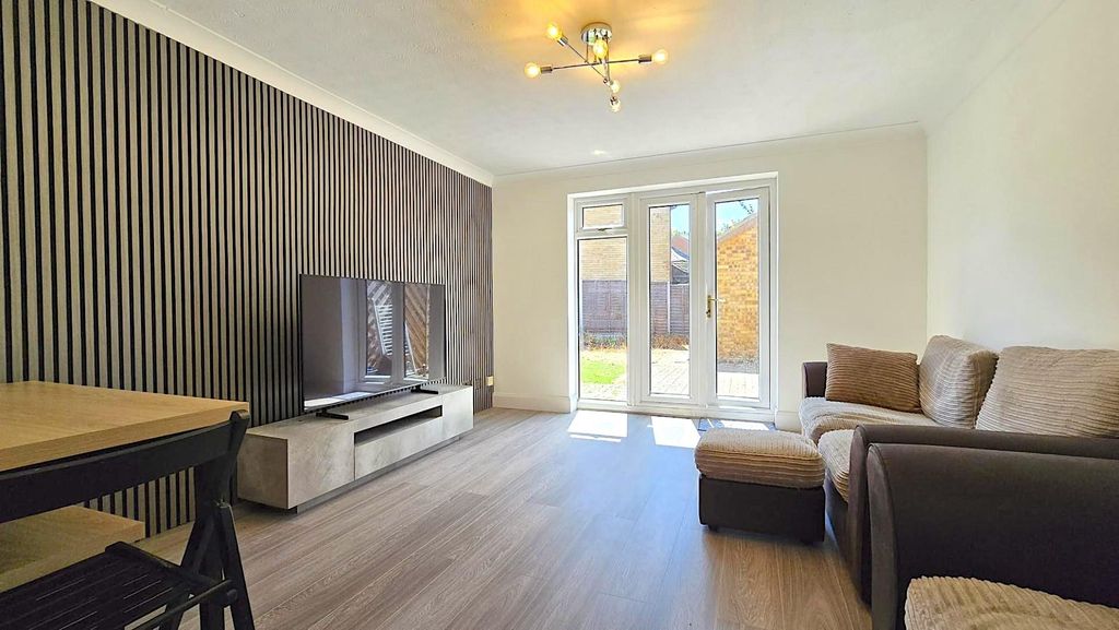 Property photo 1 of 12 Vzt80Nshrkysqfmkbxv8Yw.Jpg