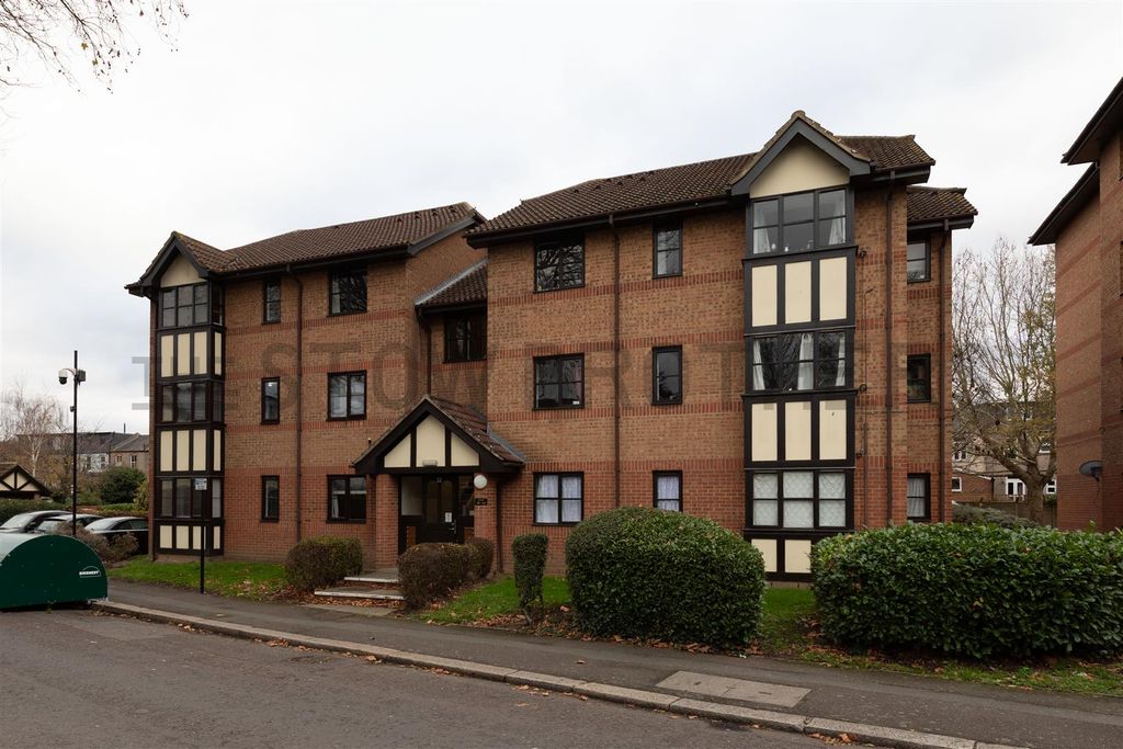 Property photo 1 of 12