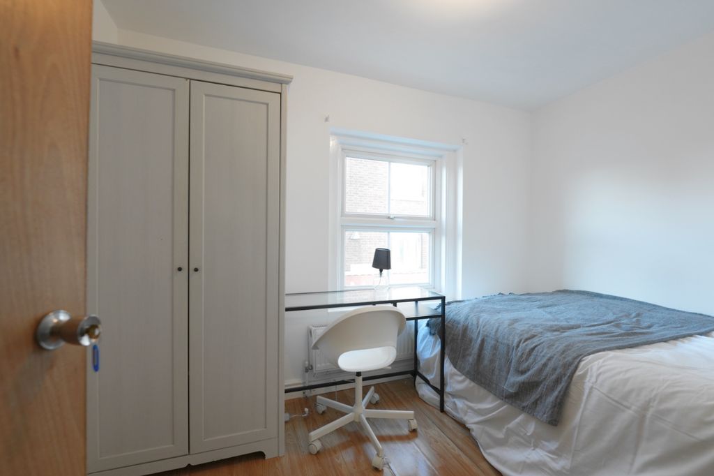 Property photo 1 of 3