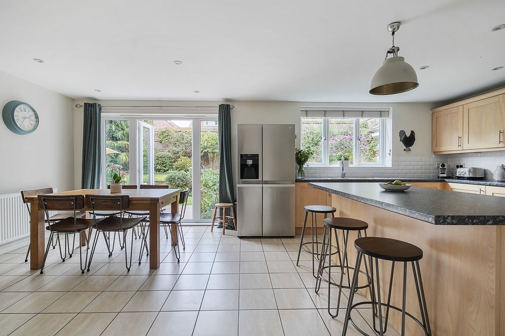 Property photo 3 of 24