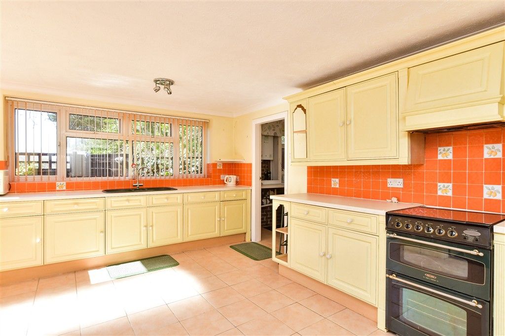 Property photo 3 of 11 Kitchen/ Diner