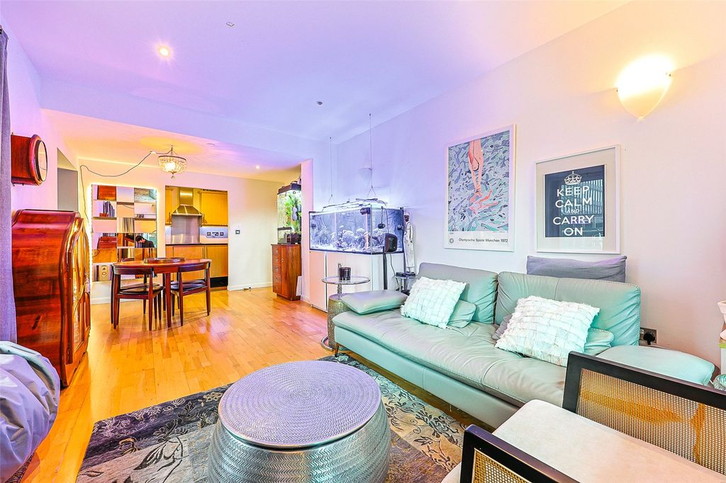 Property photo 2 of 18 Picture No. 13