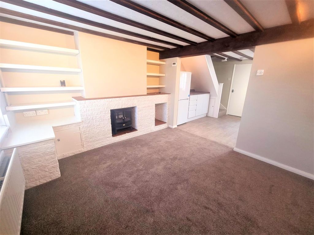 Property photo 2 of 11 liv1.Jpg