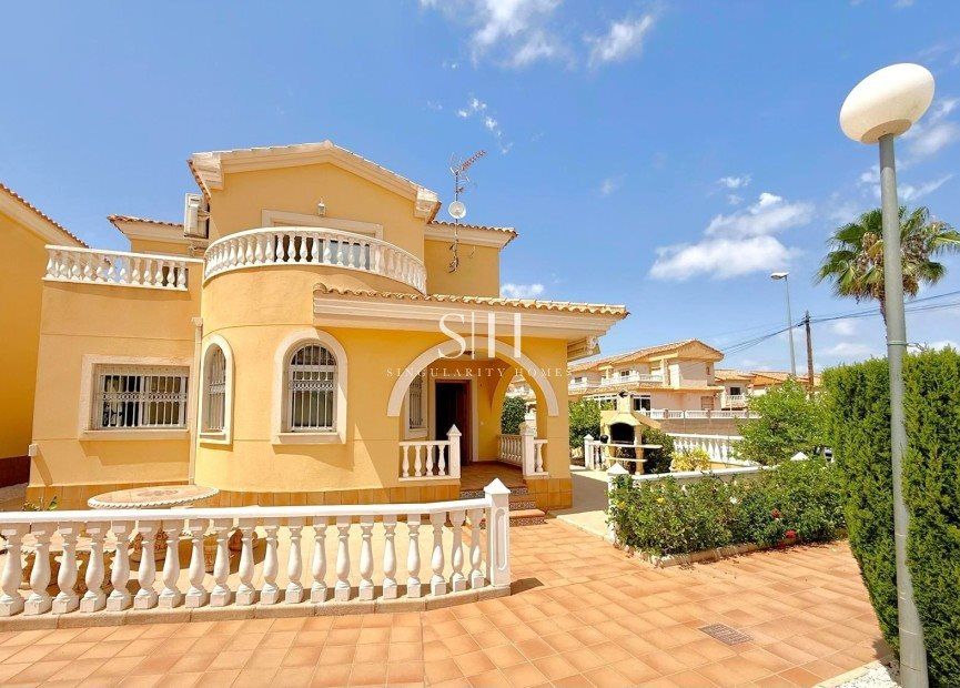 Property photo 1 of 22