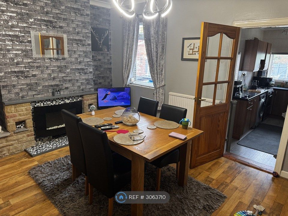 Property photo 3 of 9 Dining Room