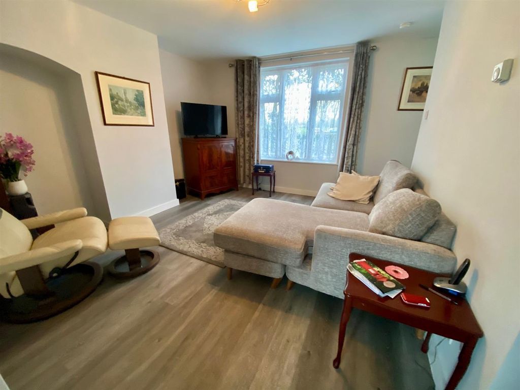 Property photo 3 of 13 l2.Jpg