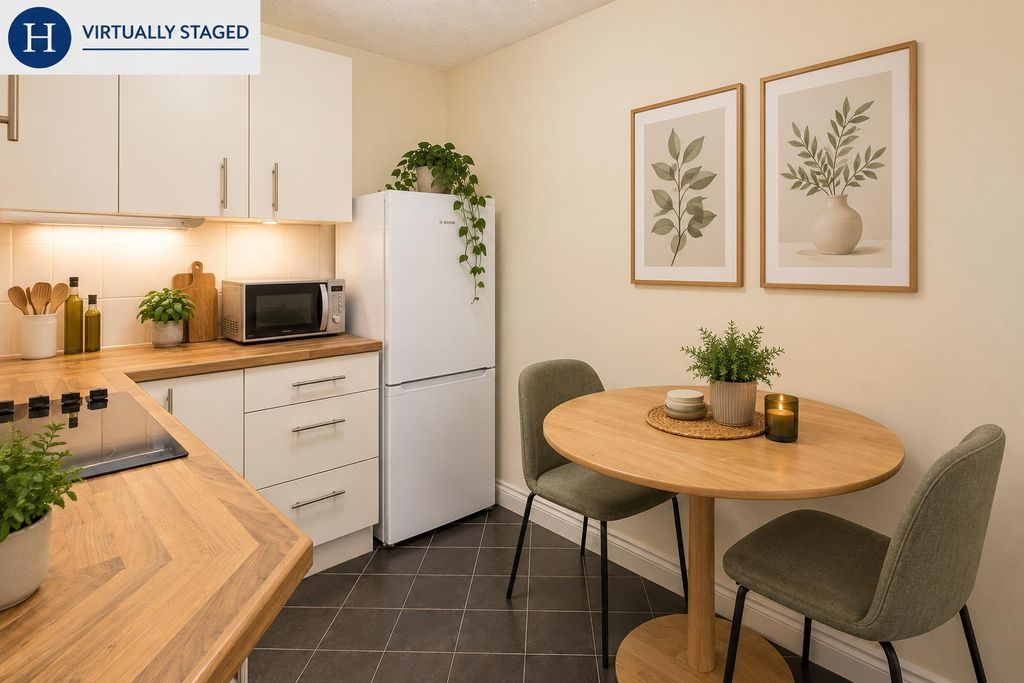 Property photo 3 of 15 Kitchen