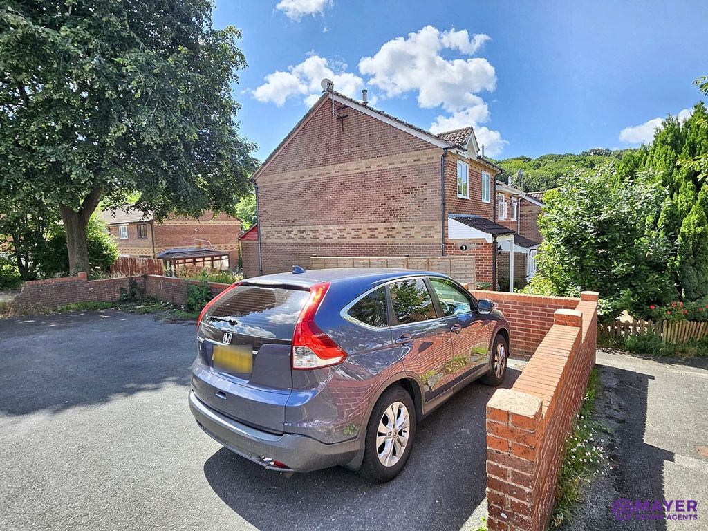 Property photo 3 of 9