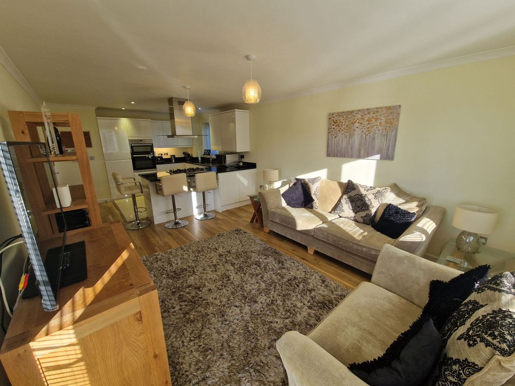 Property photo 3 of 9