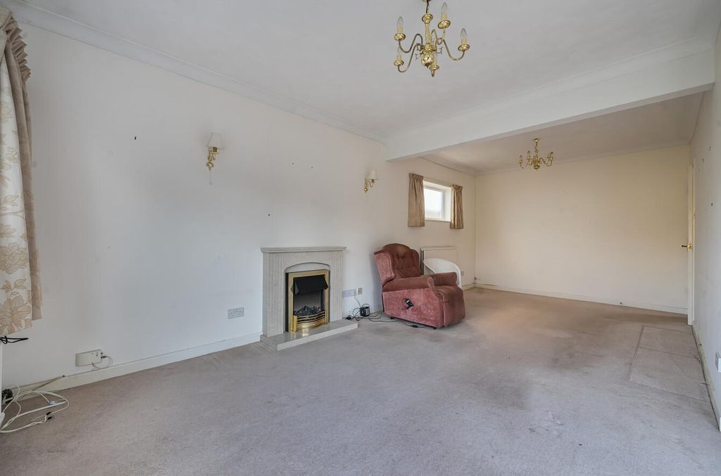 Property photo 3 of 17 Hiltingbury Road 138 (15).Jpg